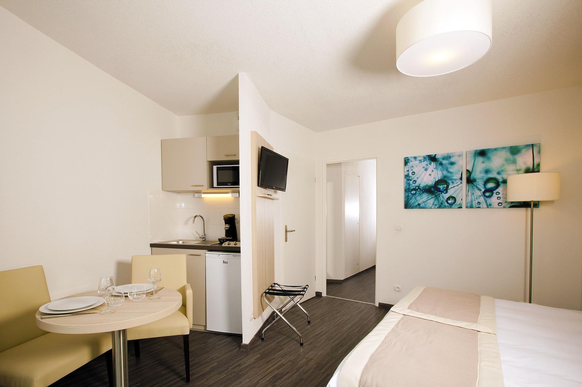 Residhome Neuilly Bords De Marne Exterior foto